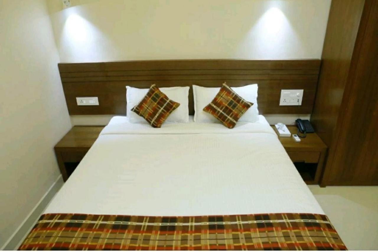 Prince Homestay & Restaurant Rudraprayag Екстер'єр фото